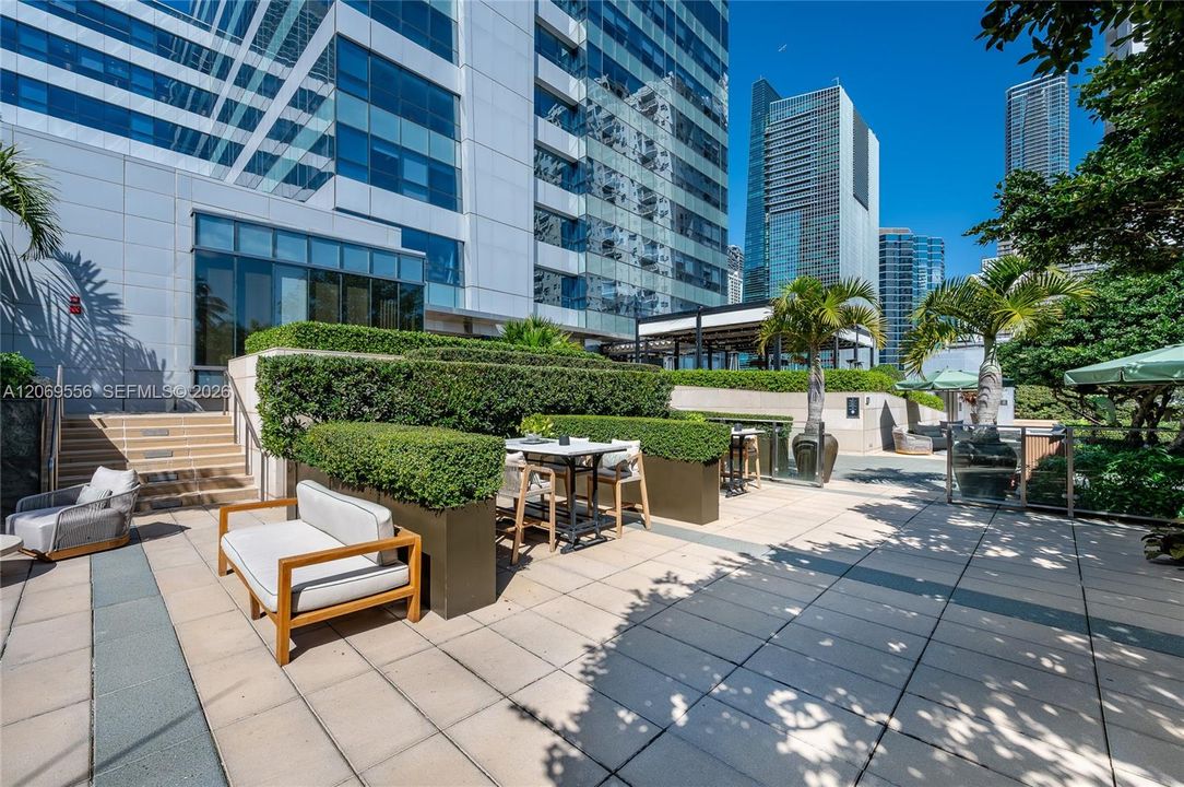 For Rent: $12,000 (2 beds, 2 baths, 1570 Square Feet)