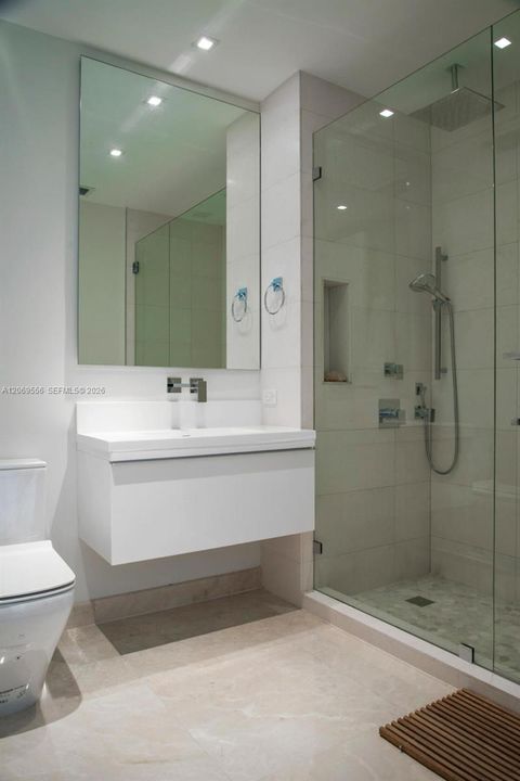 For Rent: $12,000 (2 beds, 2 baths, 1570 Square Feet)