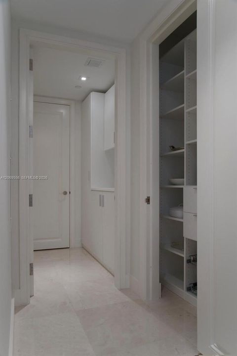 For Rent: $12,000 (2 beds, 2 baths, 1570 Square Feet)