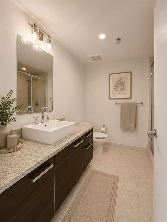 For Sale: $375,000 (0 beds, 1 baths, 580 Square Feet)