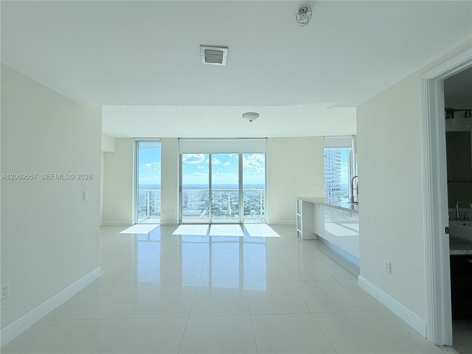 For Sale: $375,000 (0 beds, 1 baths, 580 Square Feet)