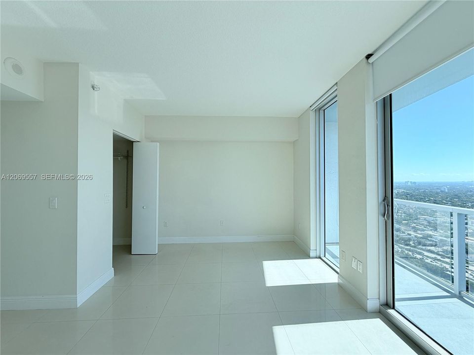 For Sale: $375,000 (0 beds, 1 baths, 580 Square Feet)