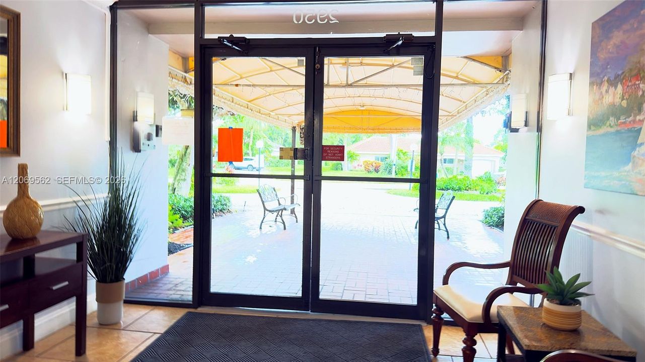 For Sale: $159,000 (1 beds, 1 baths, 900 Square Feet)