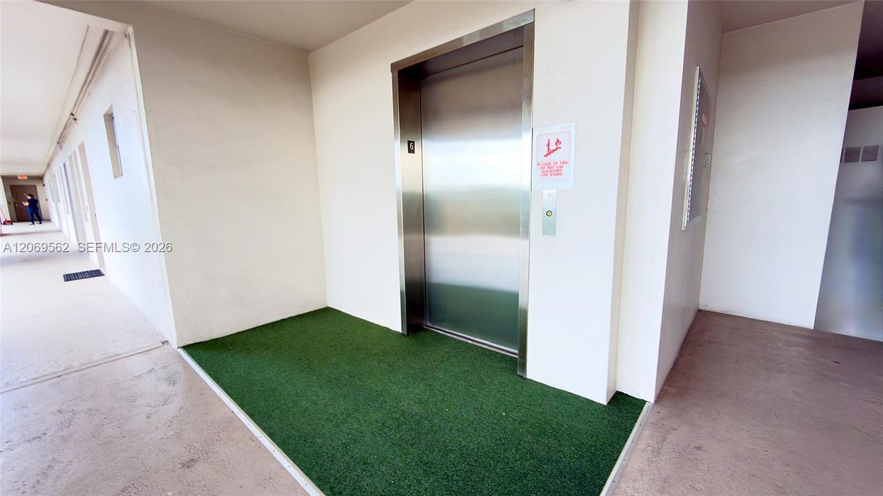 For Sale: $159,000 (1 beds, 1 baths, 900 Square Feet)