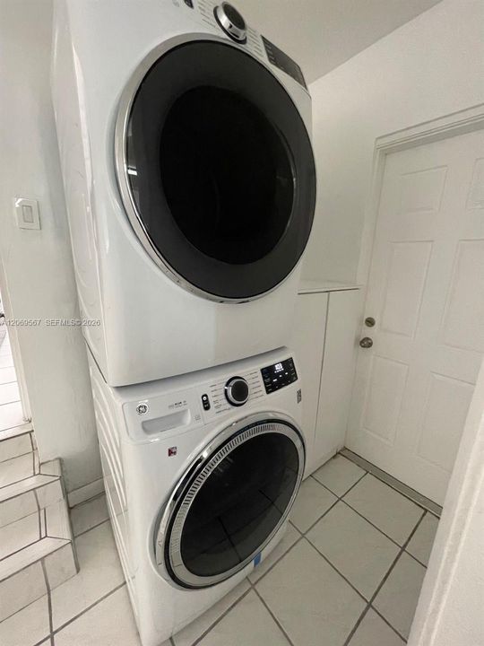 В аренду: $4,995 (4 спален, 3 ванн, 1900 Квадратных фут)