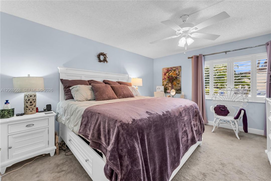 For Sale: $195,000 (2 beds, 1 baths, 935 Square Feet)