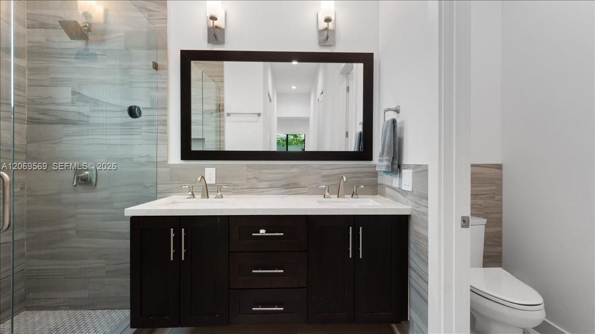 Activo con contrato: $1,395,000 (3 camas, 2 baños, 2132 Pies cuadrados)