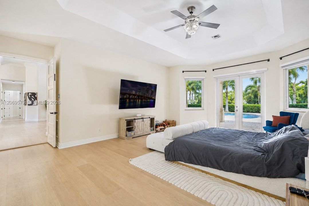 For Sale: $1,850,000 (5 beds, 4 baths, 4291 Square Feet)