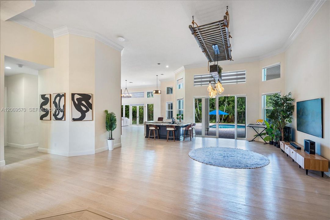 For Sale: $1,850,000 (5 beds, 4 baths, 4291 Square Feet)