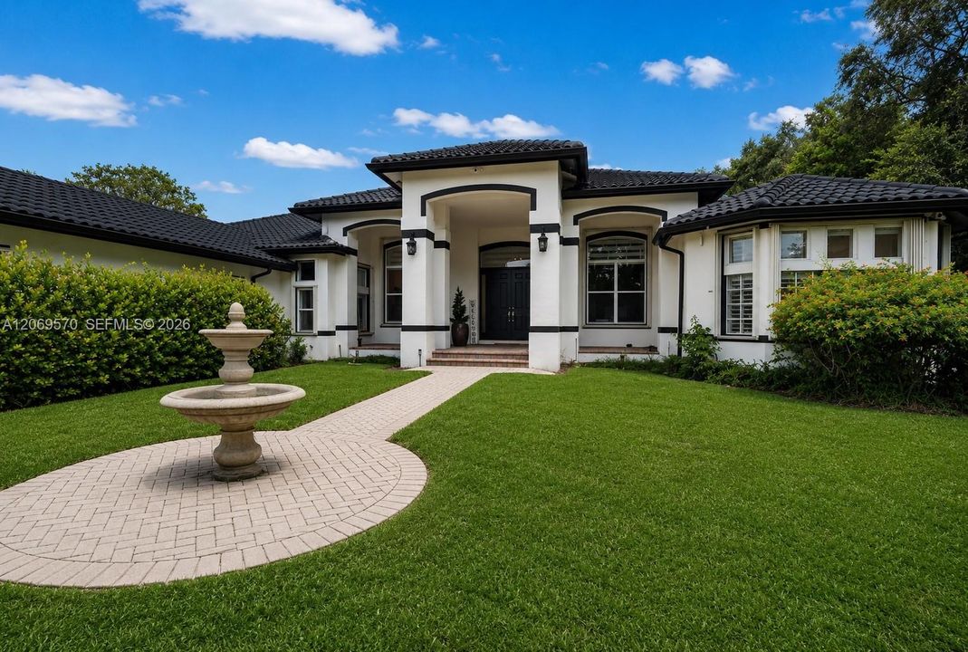 For Sale: $1,850,000 (5 beds, 4 baths, 4291 Square Feet)