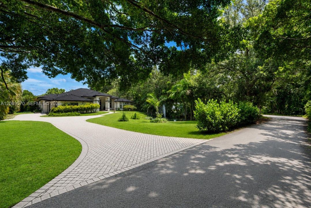For Sale: $1,850,000 (5 beds, 4 baths, 4291 Square Feet)