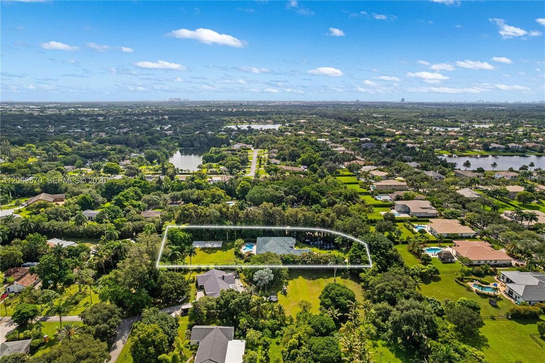 For Sale: $1,850,000 (5 beds, 4 baths, 4291 Square Feet)