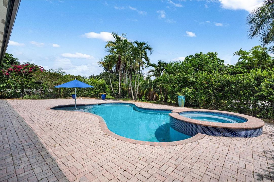 For Sale: $1,850,000 (5 beds, 4 baths, 4291 Square Feet)