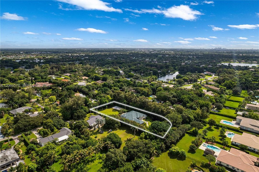 For Sale: $1,850,000 (5 beds, 4 baths, 4291 Square Feet)