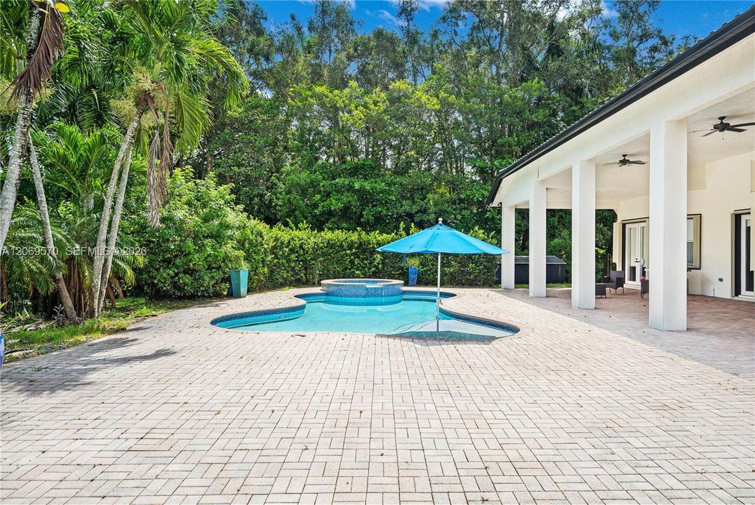 For Sale: $1,850,000 (5 beds, 4 baths, 4291 Square Feet)