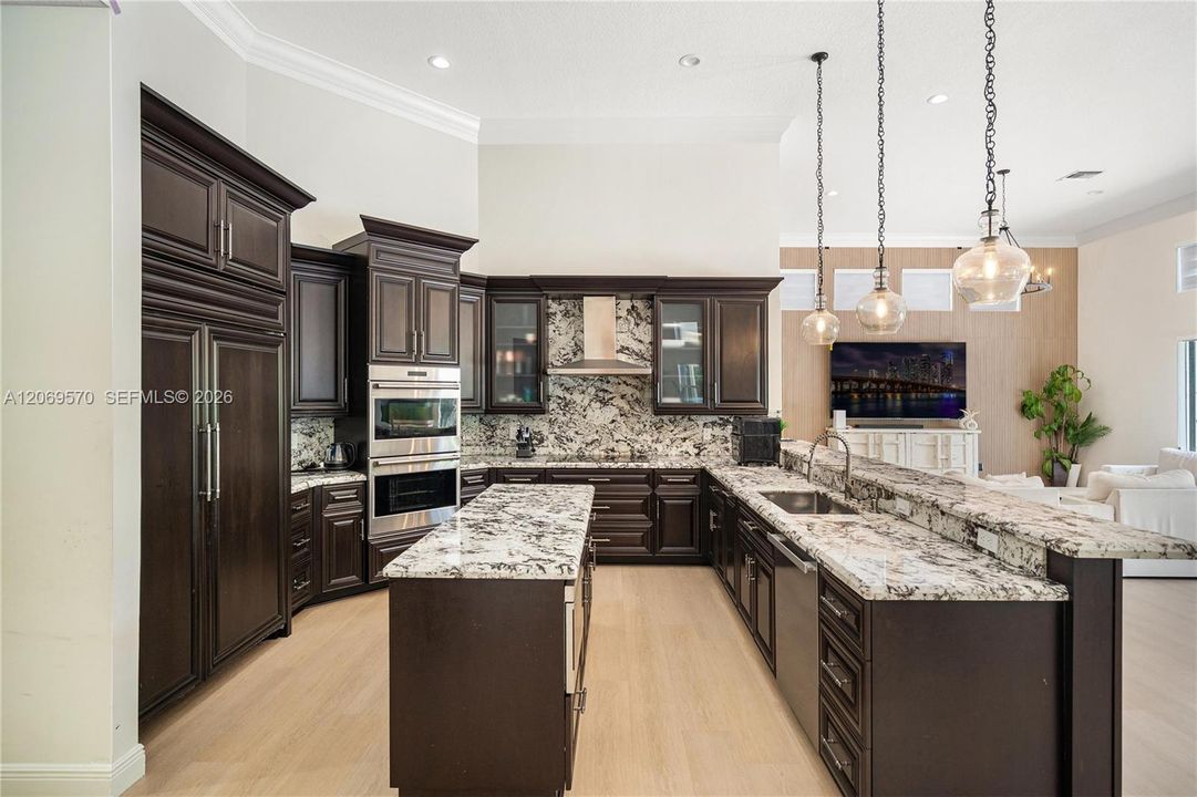 For Sale: $1,850,000 (5 beds, 4 baths, 4291 Square Feet)