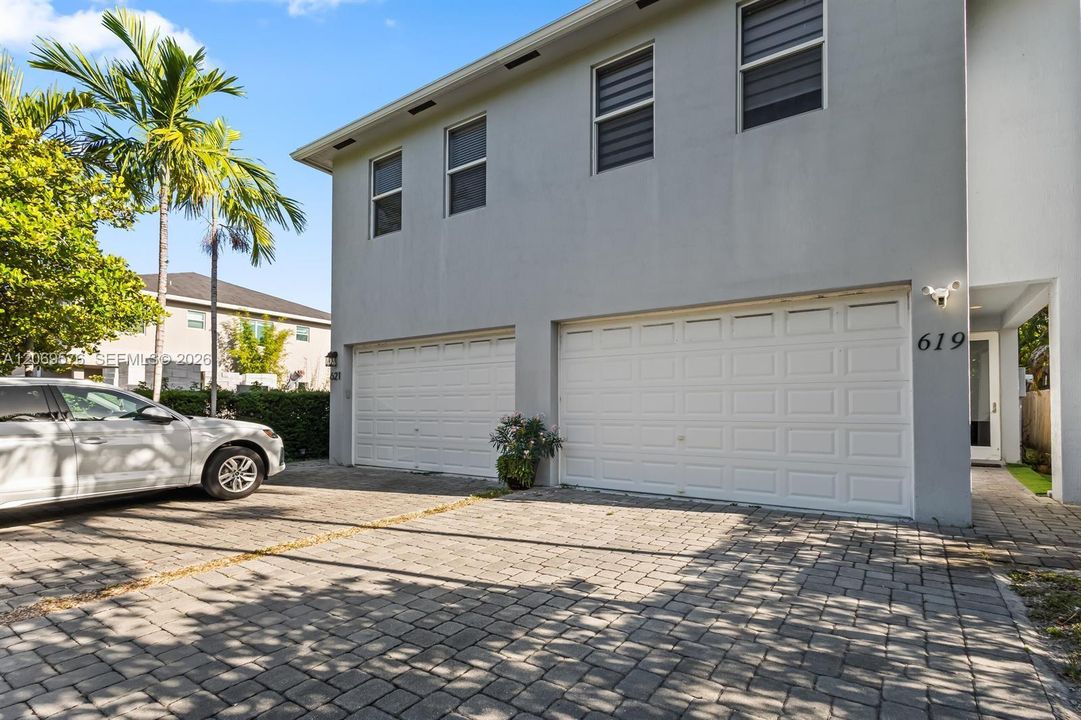 For Rent: $5,499 (3 beds, 2 baths, 2538 Square Feet)