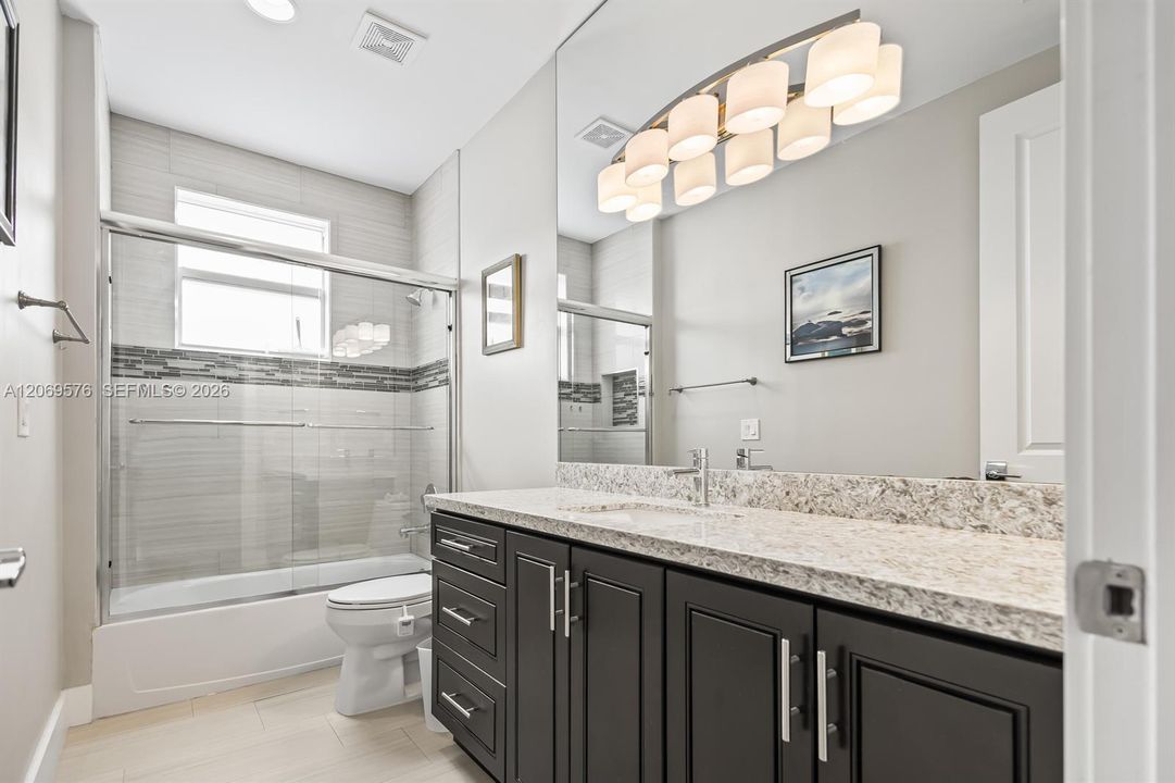 For Rent: $5,499 (3 beds, 2 baths, 2538 Square Feet)