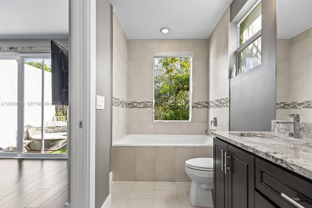 For Rent: $5,499 (3 beds, 2 baths, 2538 Square Feet)