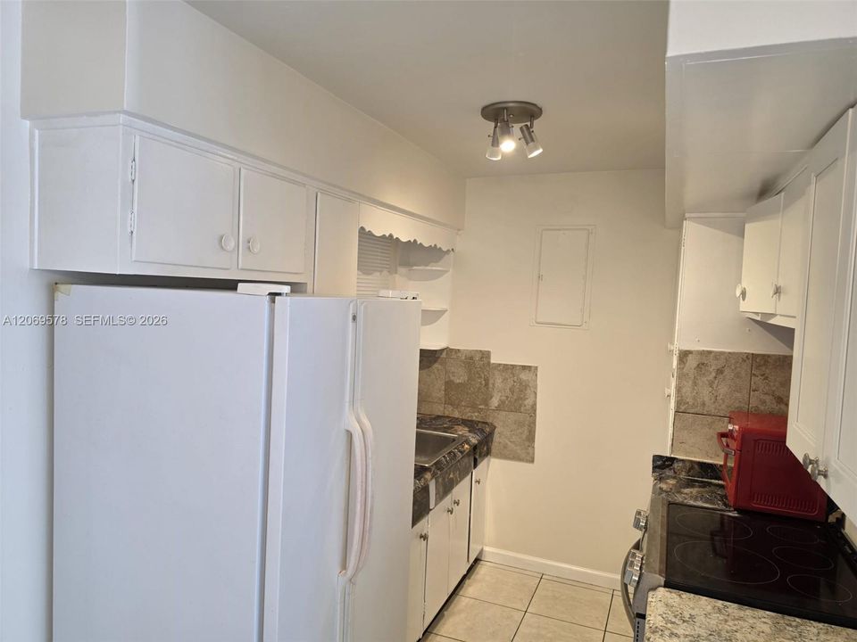For Rent: $1,575 (1 beds, 1 baths, 550 Square Feet)