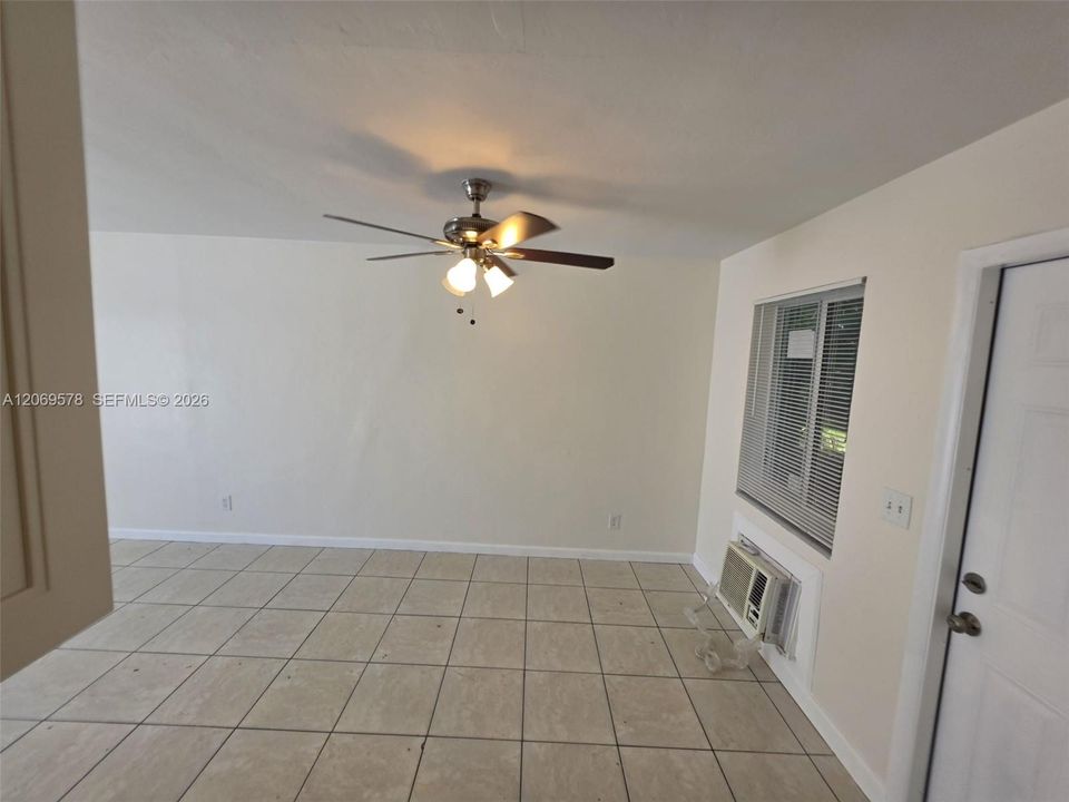 For Rent: $1,575 (1 beds, 1 baths, 550 Square Feet)