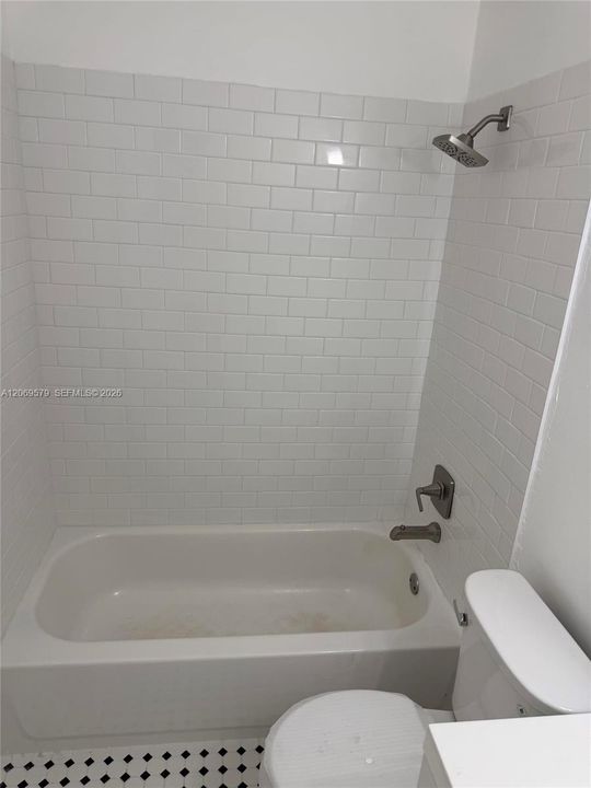 For Sale: $509,999 (2 beds, 1 baths, 964 Square Feet)