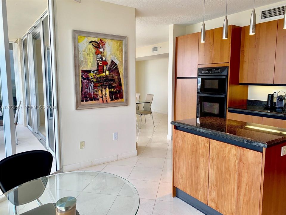 For Sale: $1,500,000 (2 beds, 2 baths, 1590 Square Feet)