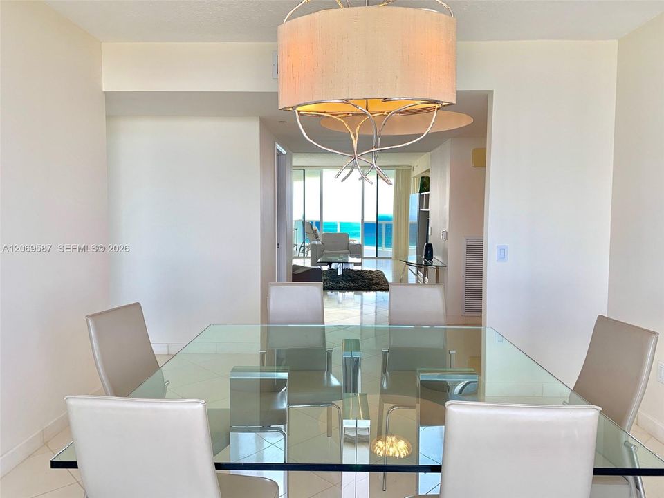 For Sale: $1,500,000 (2 beds, 2 baths, 1590 Square Feet)