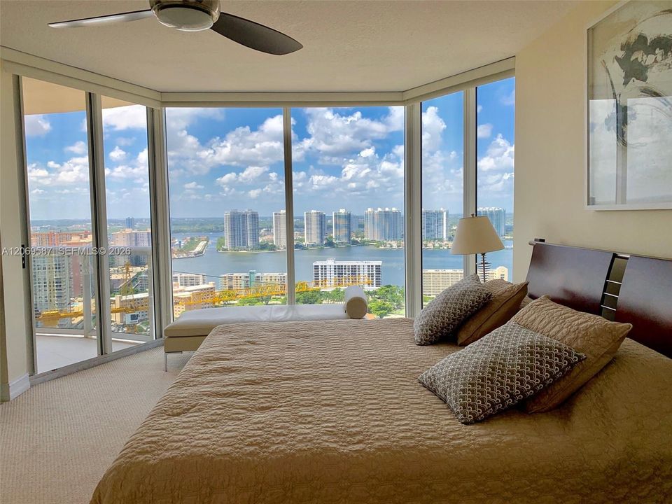 For Sale: $1,500,000 (2 beds, 2 baths, 1590 Square Feet)