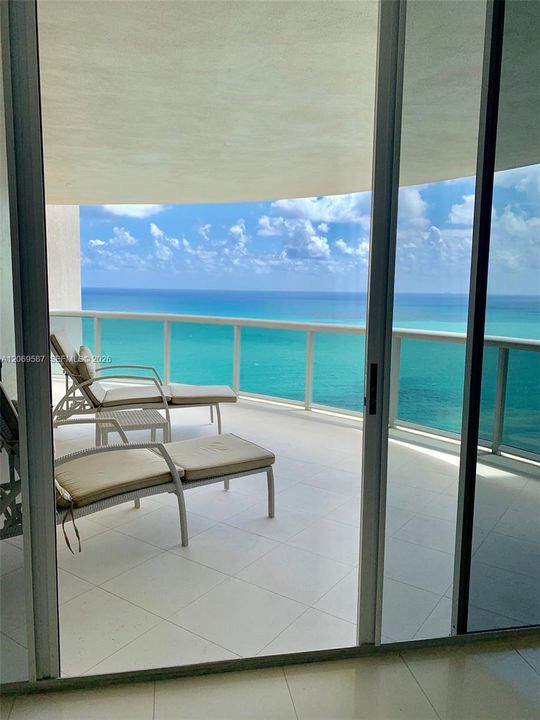 For Sale: $1,500,000 (2 beds, 2 baths, 1590 Square Feet)