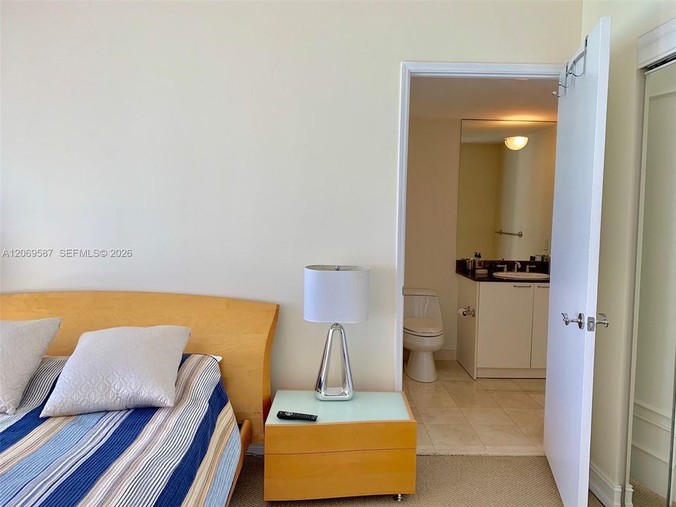 For Sale: $1,500,000 (2 beds, 2 baths, 1590 Square Feet)