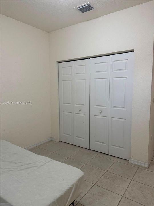 For Rent: $1,100 (1 beds, 1 baths, 400 Square Feet)