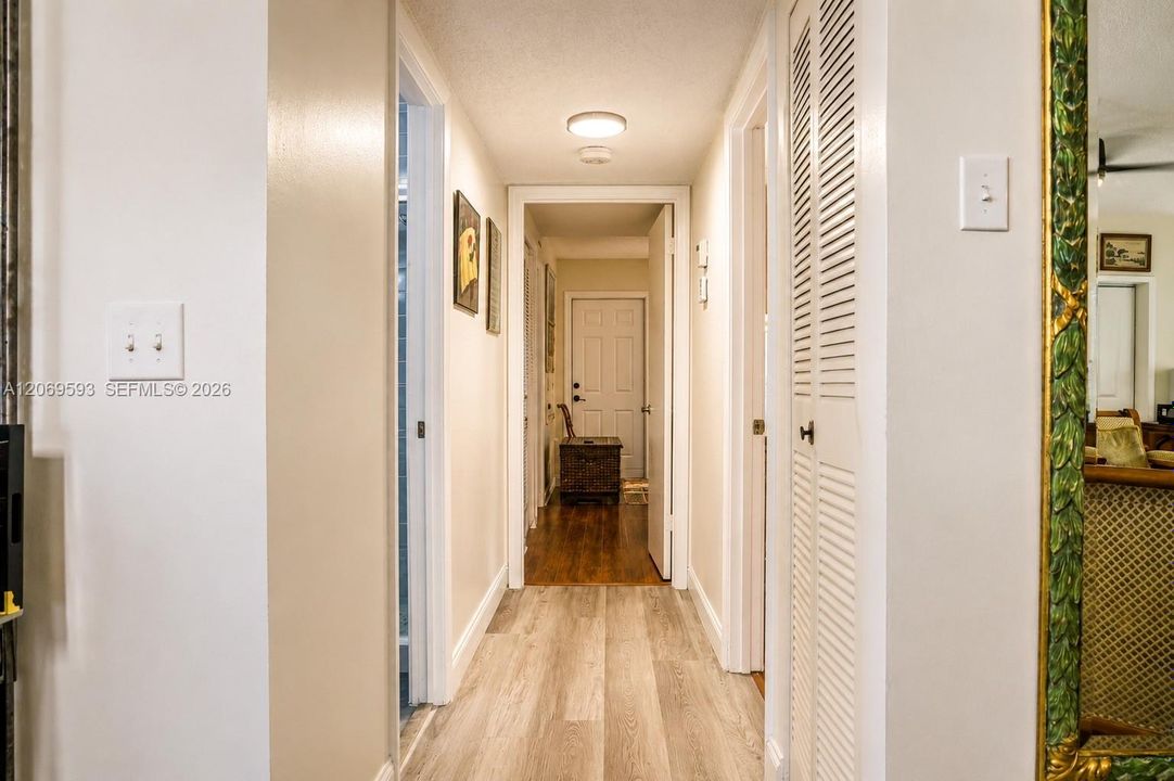 En Venta: $265,000 (2 camas, 2 baños, 1080 Pies cuadrados)