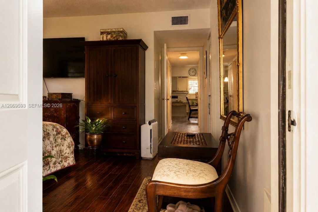 En Venta: $265,000 (2 camas, 2 baños, 1080 Pies cuadrados)