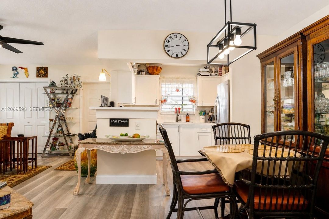 En Venta: $265,000 (2 camas, 2 baños, 1080 Pies cuadrados)