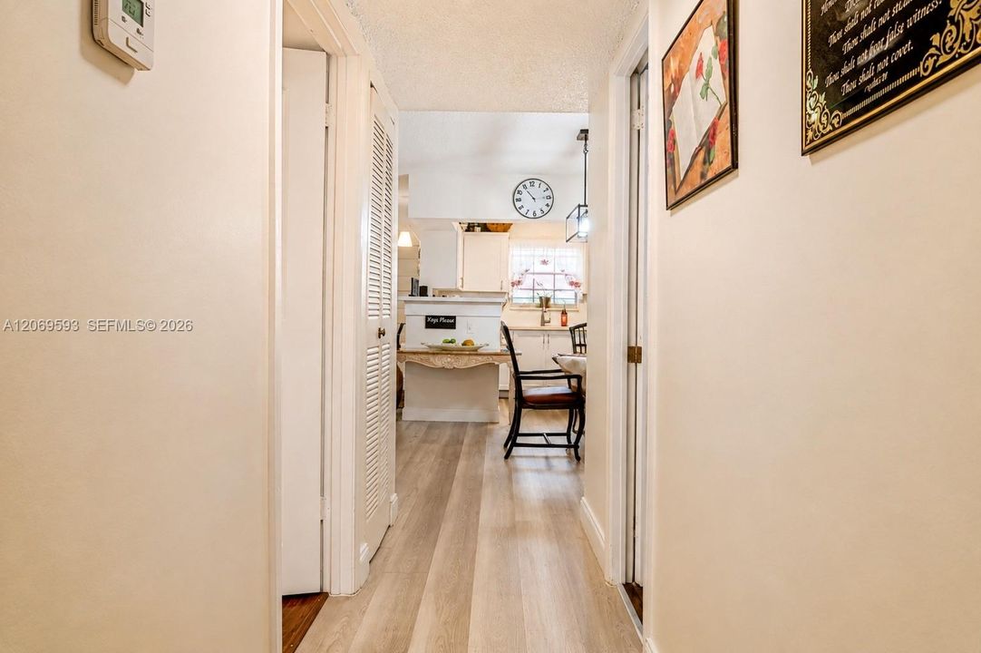 En Venta: $265,000 (2 camas, 2 baños, 1080 Pies cuadrados)
