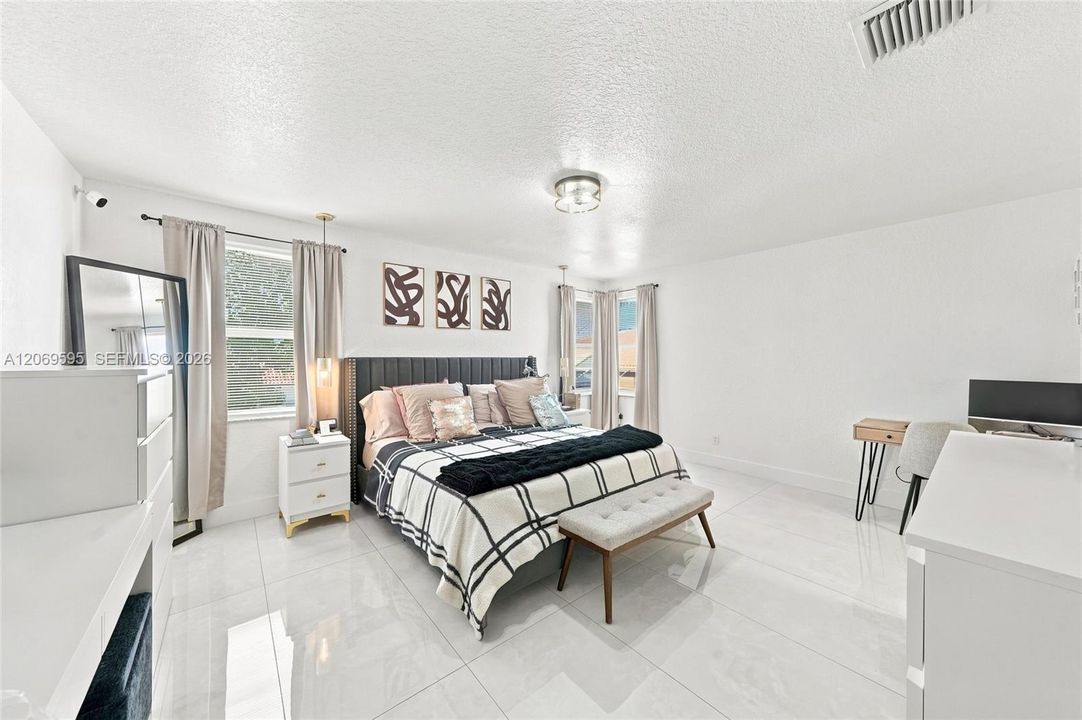 For Sale: $640,000 (4 beds, 3 baths, 1784 Square Feet)