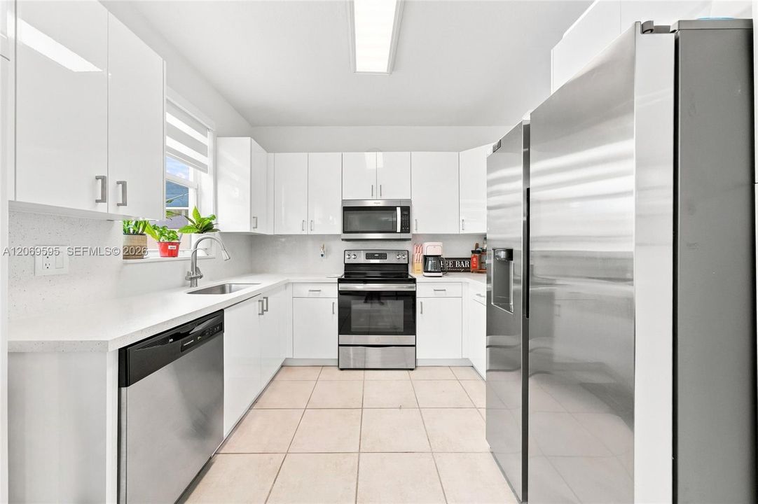 For Sale: $640,000 (4 beds, 3 baths, 1784 Square Feet)