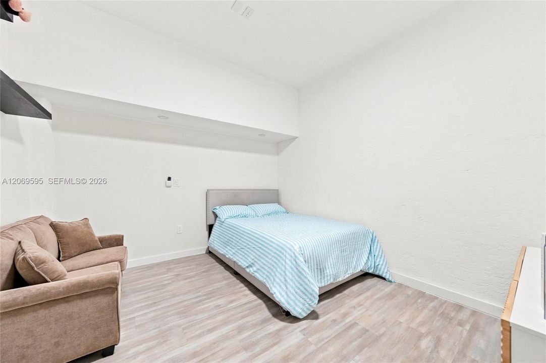 For Sale: $640,000 (4 beds, 3 baths, 1784 Square Feet)