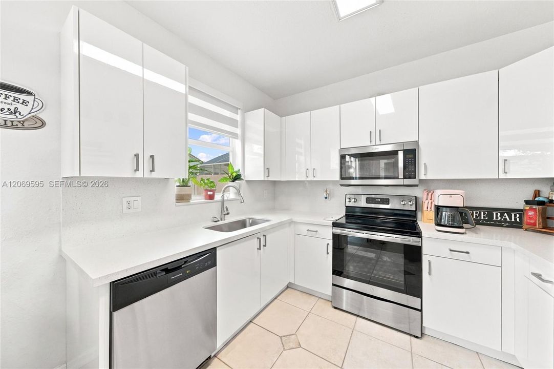 For Sale: $640,000 (4 beds, 3 baths, 1784 Square Feet)