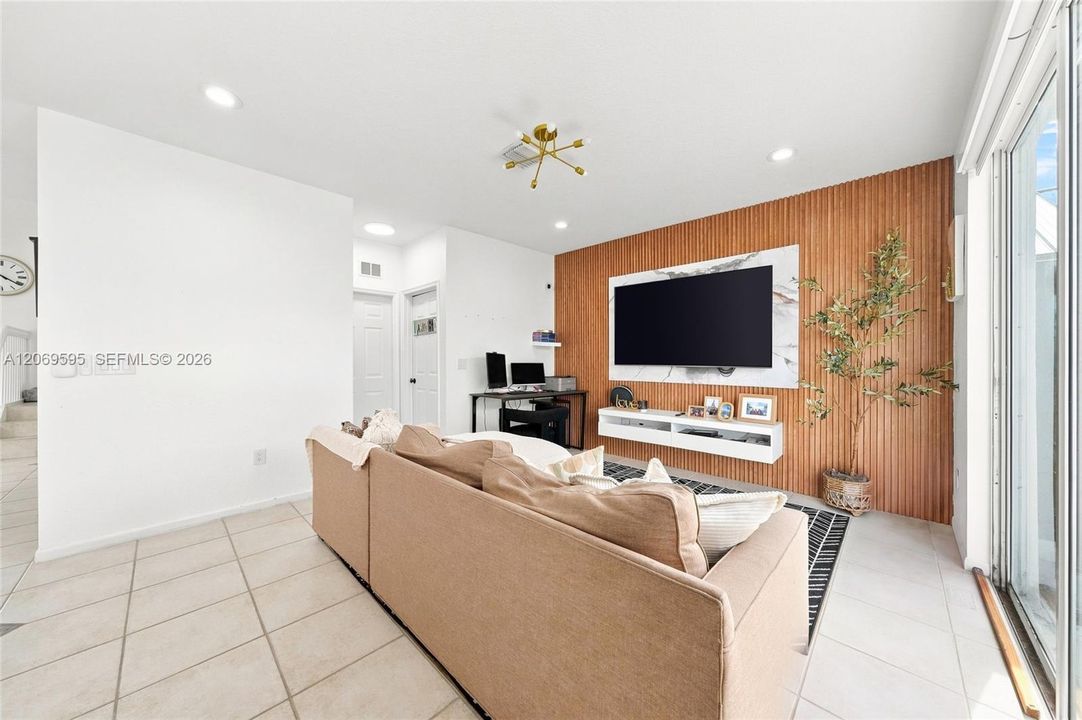 For Sale: $640,000 (4 beds, 3 baths, 1784 Square Feet)