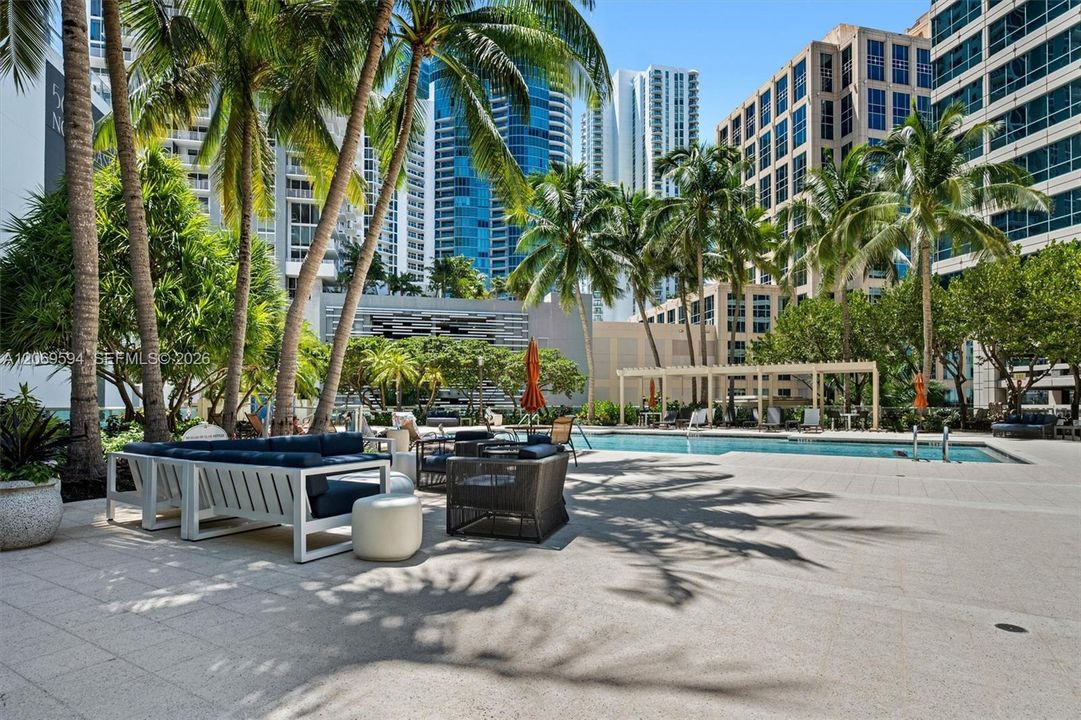 For Sale: $1,095,000 (3 beds, 2 baths, 1469 Square Feet)
