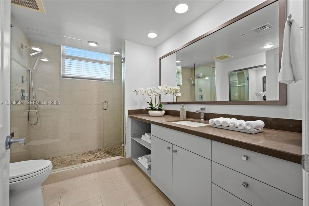 For Sale: $1,095,000 (3 beds, 2 baths, 1469 Square Feet)