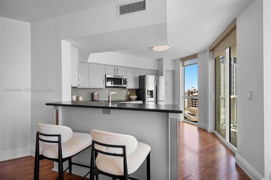 For Sale: $1,095,000 (3 beds, 2 baths, 1469 Square Feet)