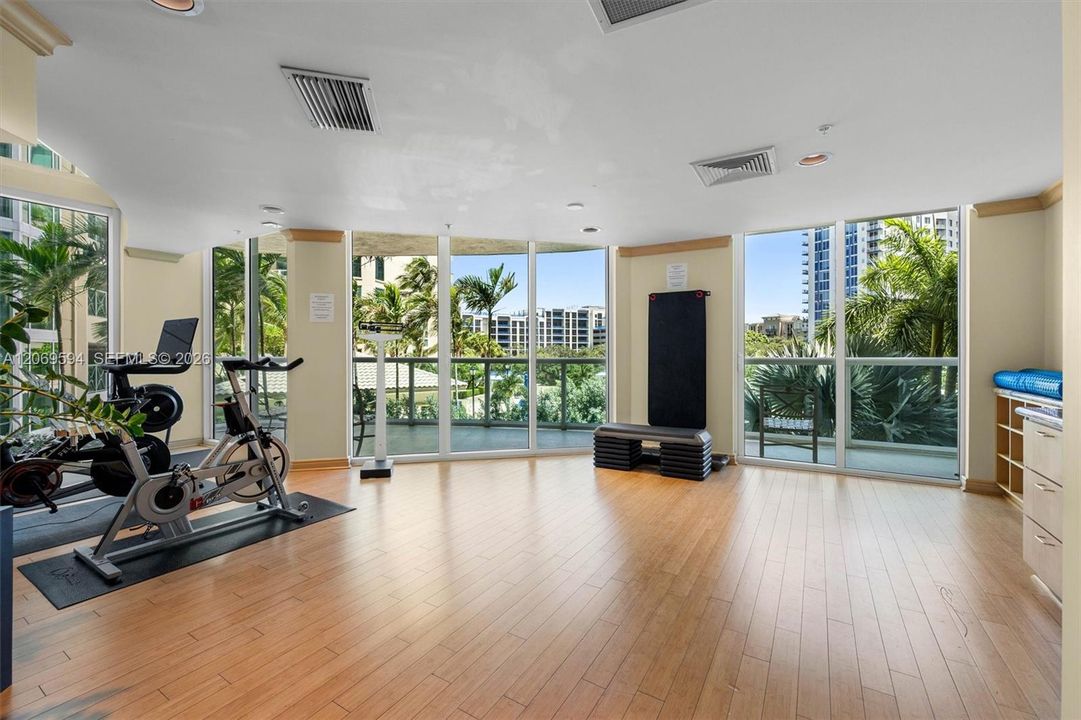 For Sale: $1,095,000 (3 beds, 2 baths, 1469 Square Feet)