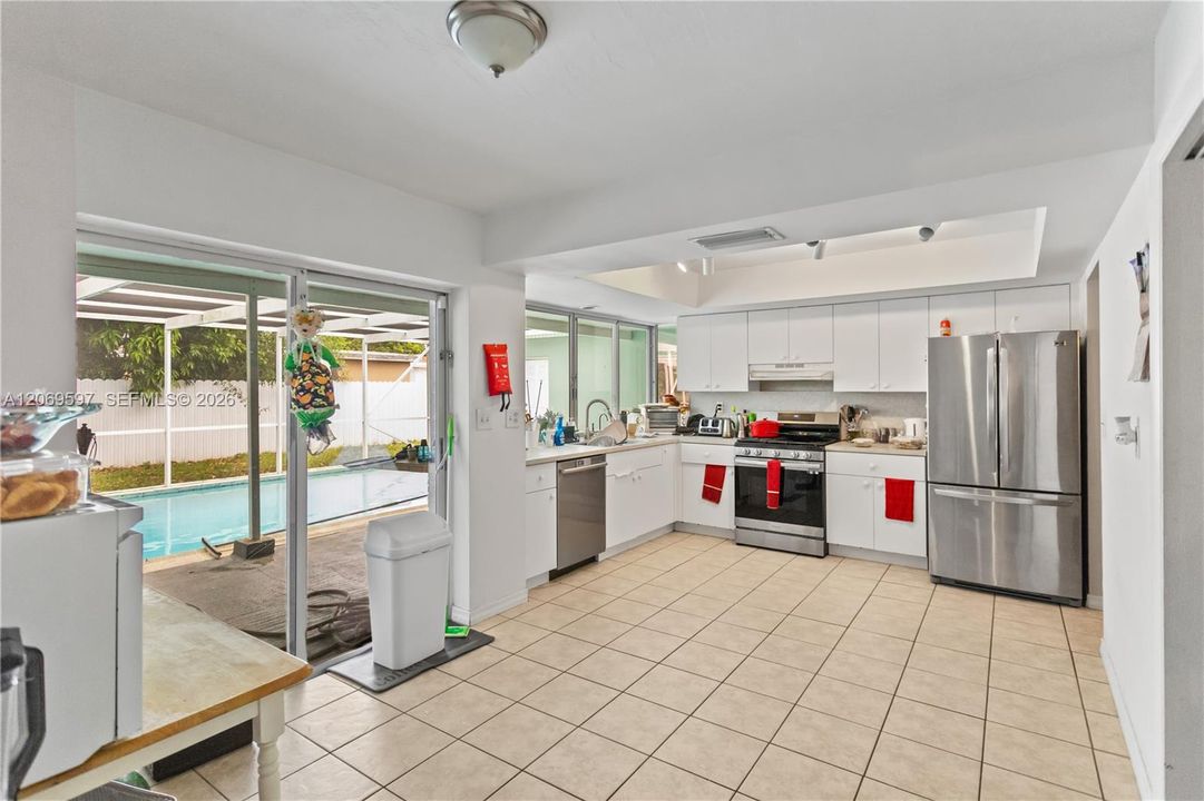 For Sale: $539,000 (4 beds, 2 baths, 1642 Square Feet)