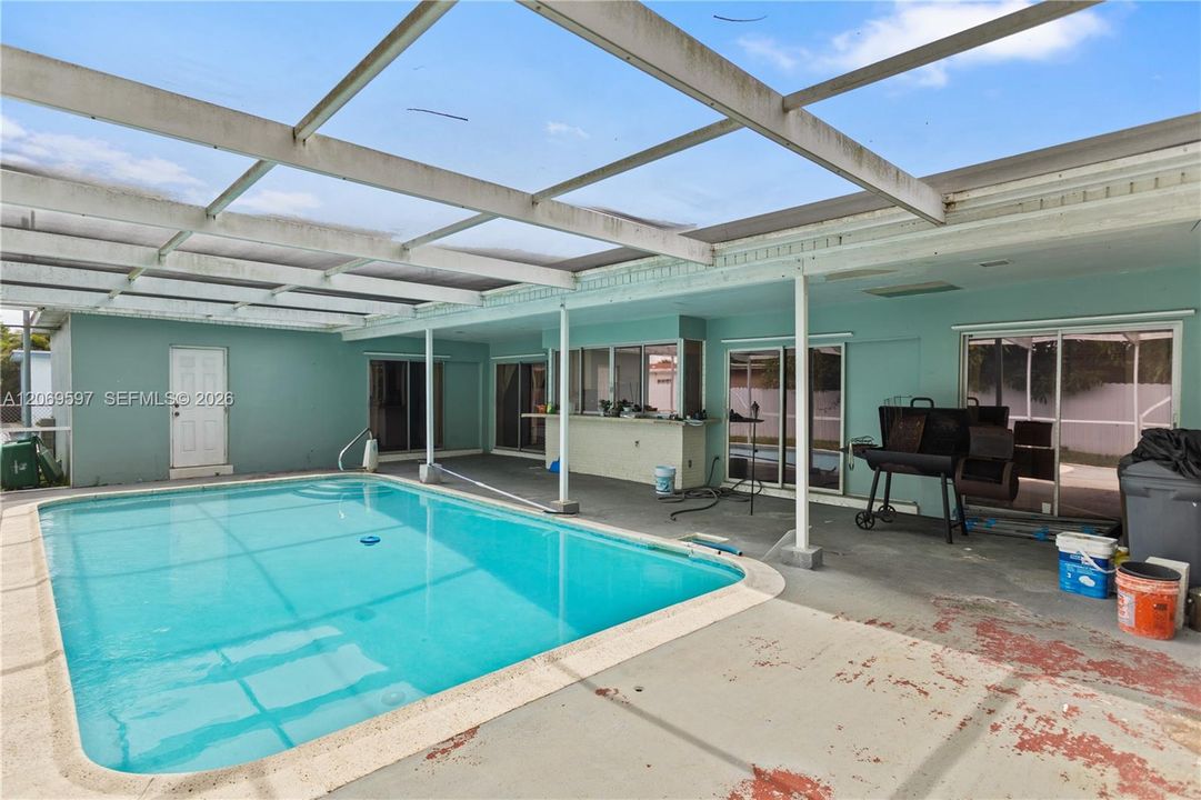 For Sale: $539,000 (4 beds, 2 baths, 1642 Square Feet)