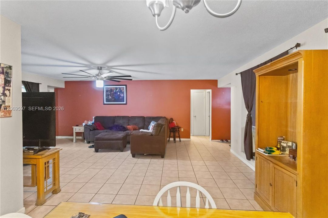 For Sale: $539,000 (4 beds, 2 baths, 1642 Square Feet)