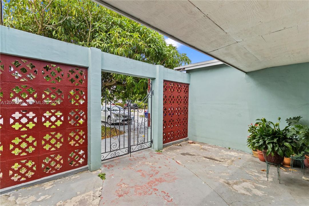 For Sale: $539,000 (4 beds, 2 baths, 1642 Square Feet)