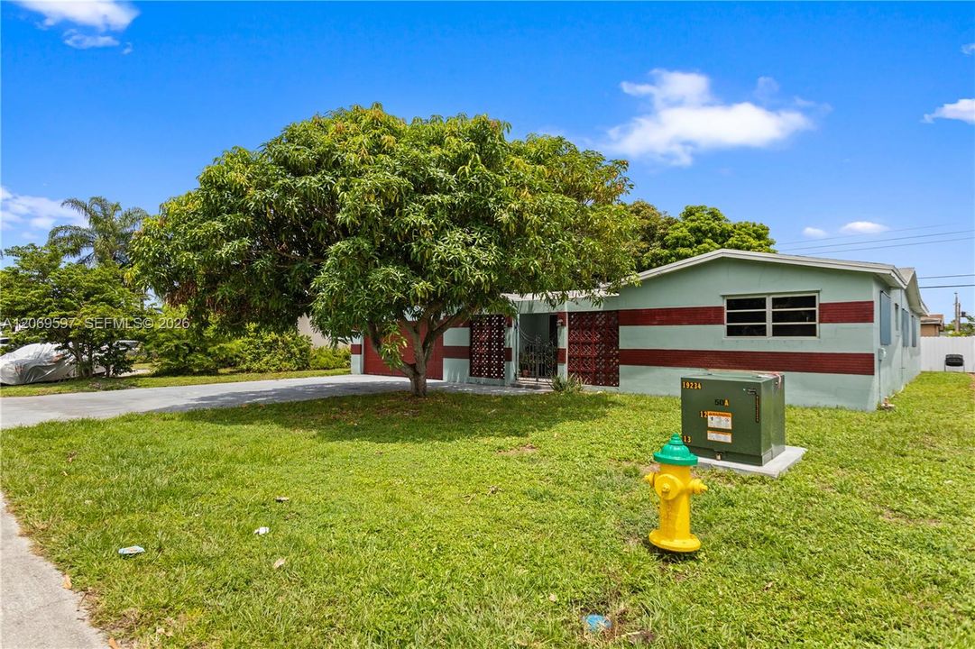 For Sale: $539,000 (4 beds, 2 baths, 1642 Square Feet)